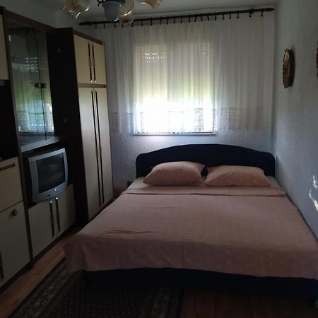 Vila Oaza Mira Porodicna Kuca Za Opustanje Apatin Exteriér fotografie